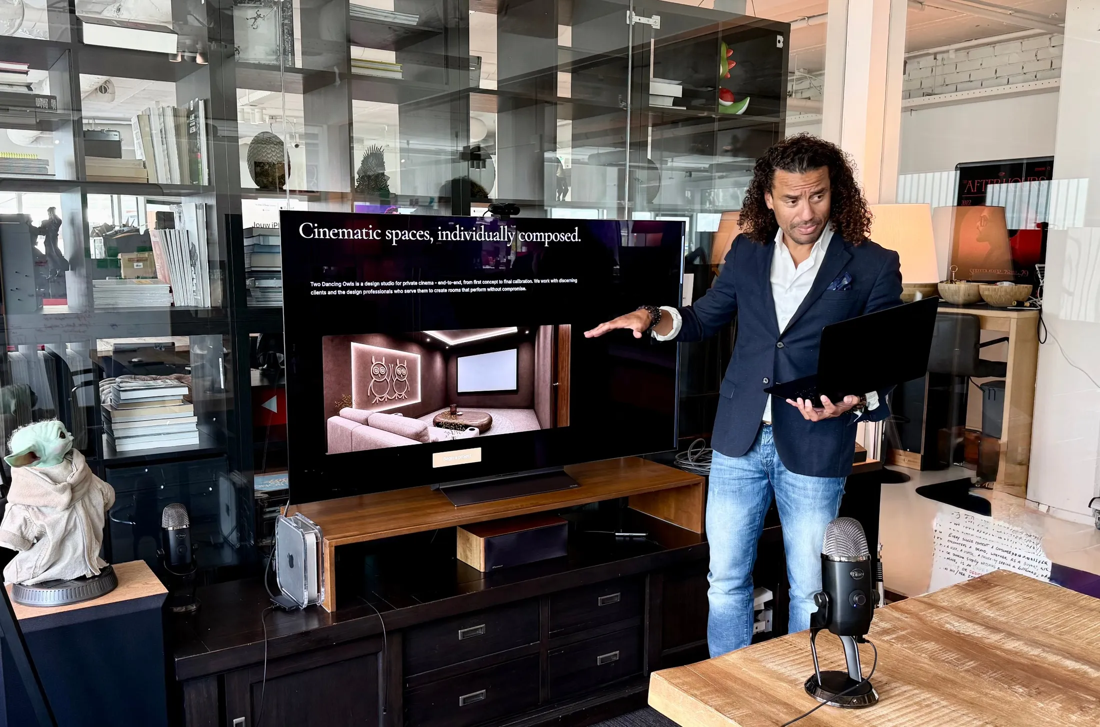 Stéphane Linguy of Two Dancing Owls presenting a private cinema design
